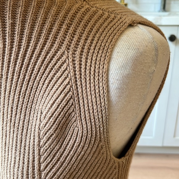 EUC Vince wool and cashmere blend light brown turtleneck sleeveless tunic - Picture 5 of 11